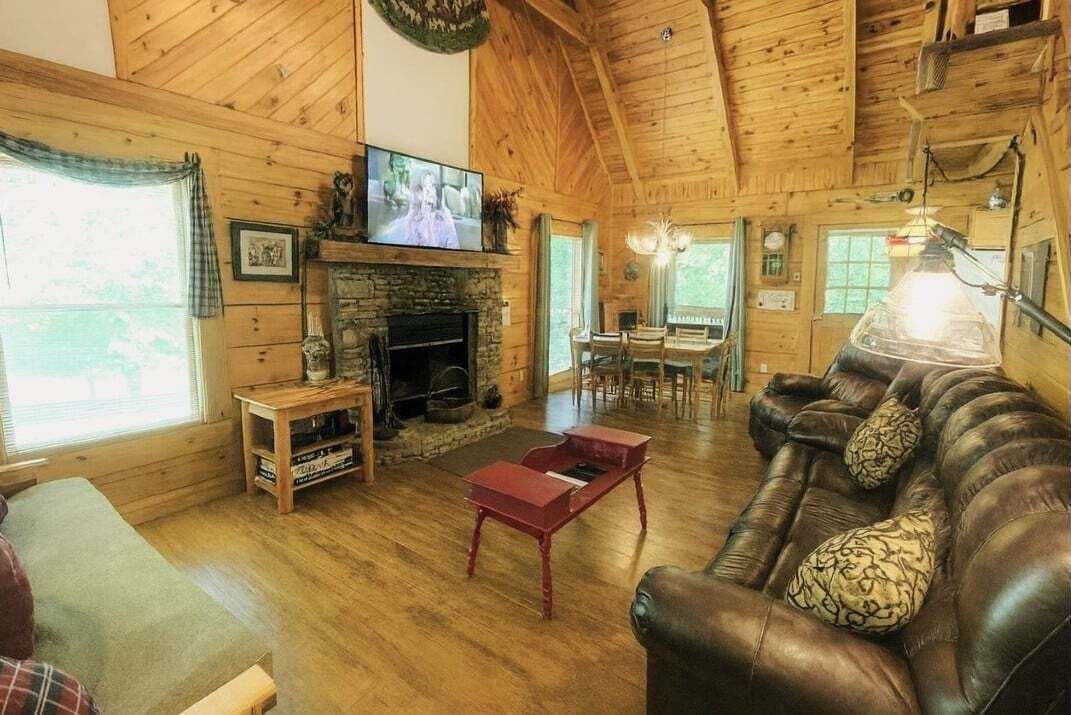 Cabin, 2 Bedrooms | Living area | Smart TV