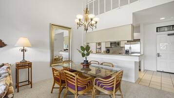 Apartamento, 2 habitaciones | Restauración