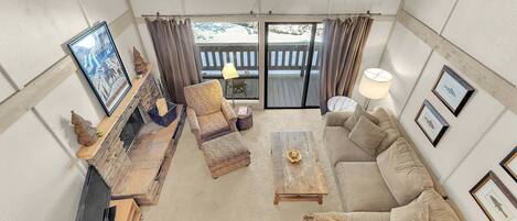 Condo, 2 chambres | Aire de séjour | Téléviseur connecté