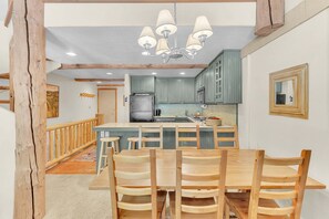 Condo, 2 quartos | Opções para refeição