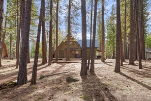 Nhà, 2 phòng ngủ | Ngoại thất