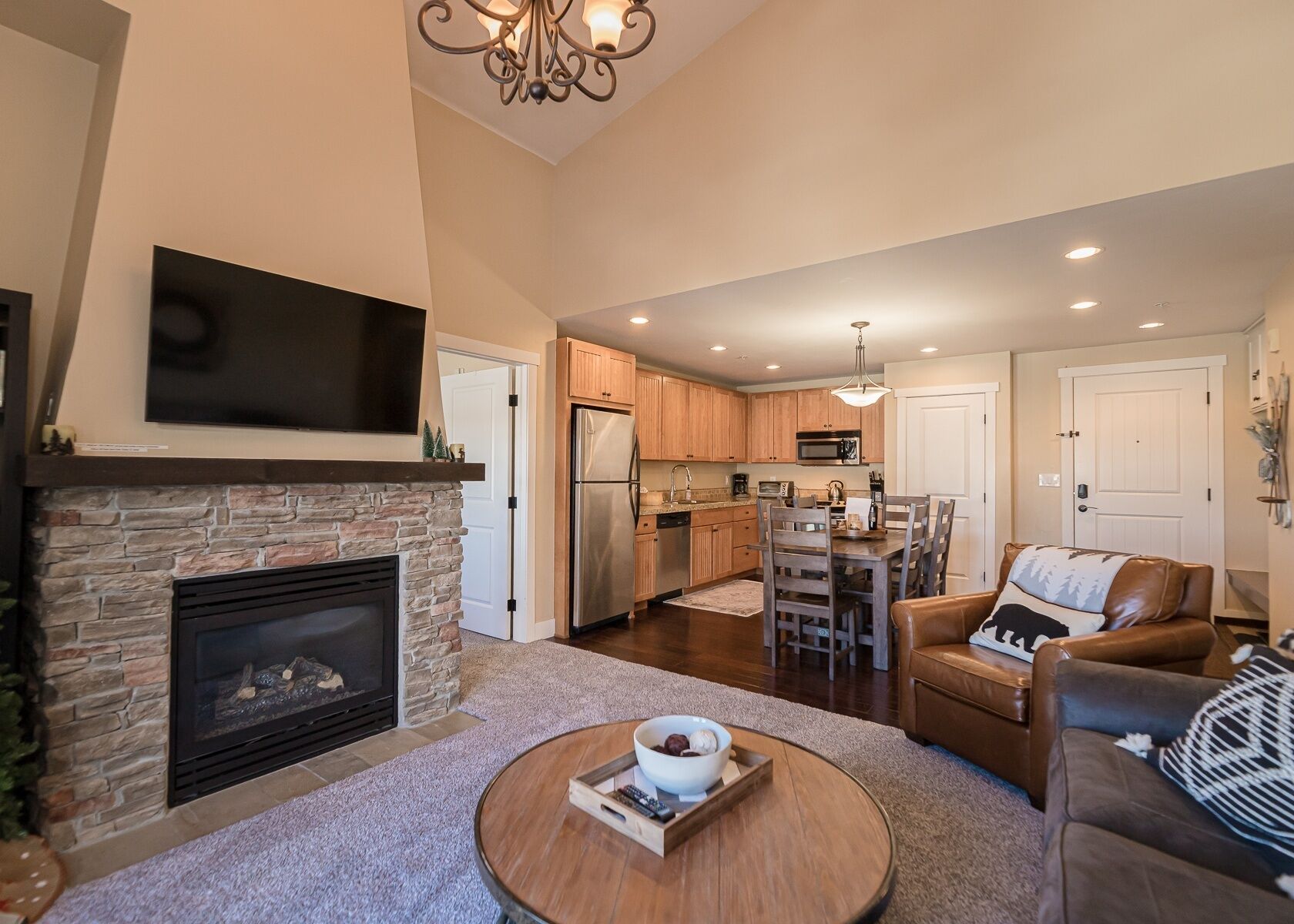 Condo, 2 Bedrooms | Living area