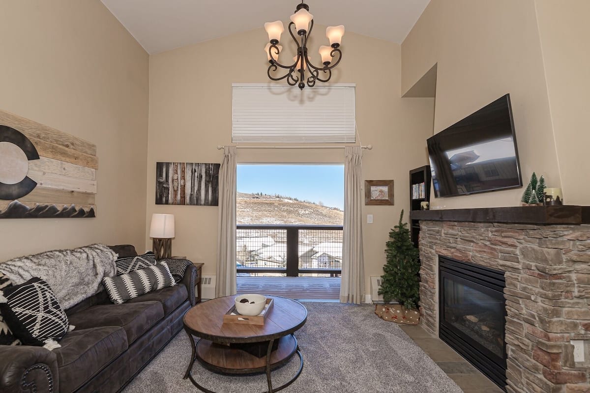 Condo, 2 Bedrooms | Living area | Smart TV