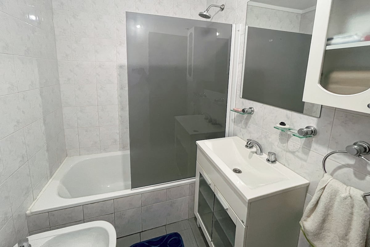 Căn hộ, 1 phòng ngủ, hút thuốc, ban công | Phòng tắm