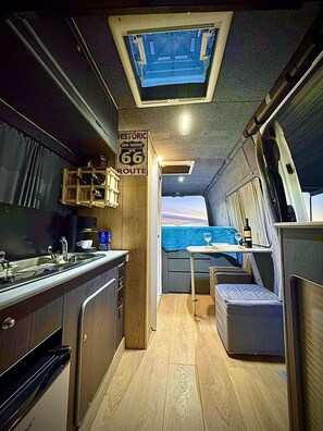Interior - Campervan Tirana Leoventure (Tirana)
