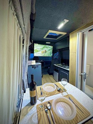 Interior - Campervan Tirana Leoventure (Tirana)