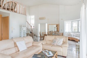Living area - The Beach House (Limenas Chersonisou)
