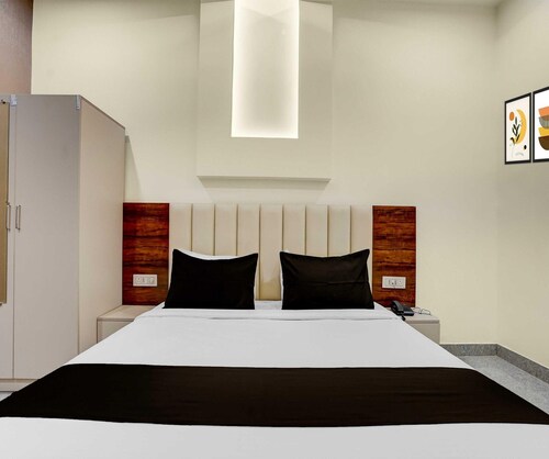 Collection O Meerut City Junction