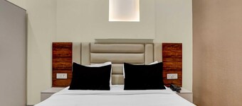 Collection O Meerut City Junction