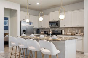 Fridge, microwave, oven, stovetop - Orlando 5BR Villa | Pool | Game Room | Sleeps 12 (Davenport)