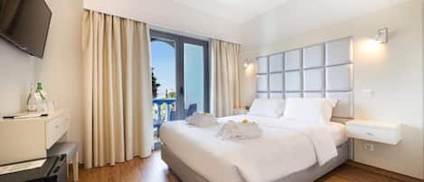 Chambre Double Deluxe, balcon, vue mer | Coffres-forts dans les chambres, Wi-Fi gratuit