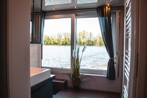 Mobile Home | Bathroom | Towels - Behagliches Floating Home in Berlin (Berlin)