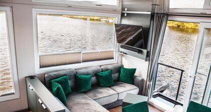 Behagliches Floating Home in Berlin