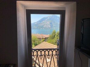 Interior - Apartment "Casa dai Nonni" Cozy apartment with beautiful lake view (Perledo)