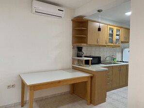 Fridge, microwave, coffee/tea maker, electric kettle - Apartment Vir 1 (Vir)