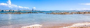 Beach - REF 231 Port-Louis apartment type 2 terrace sea view (Port-Louis)