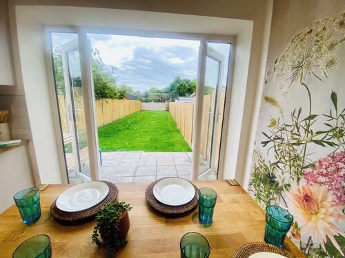 Twickenham House Sleeps 7 with Parking - Isleworth