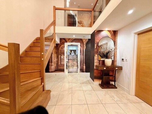 Welcome to the House of Brilliant Brains