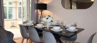 Stunning ELY House - Perfect Retreat for Large Groups