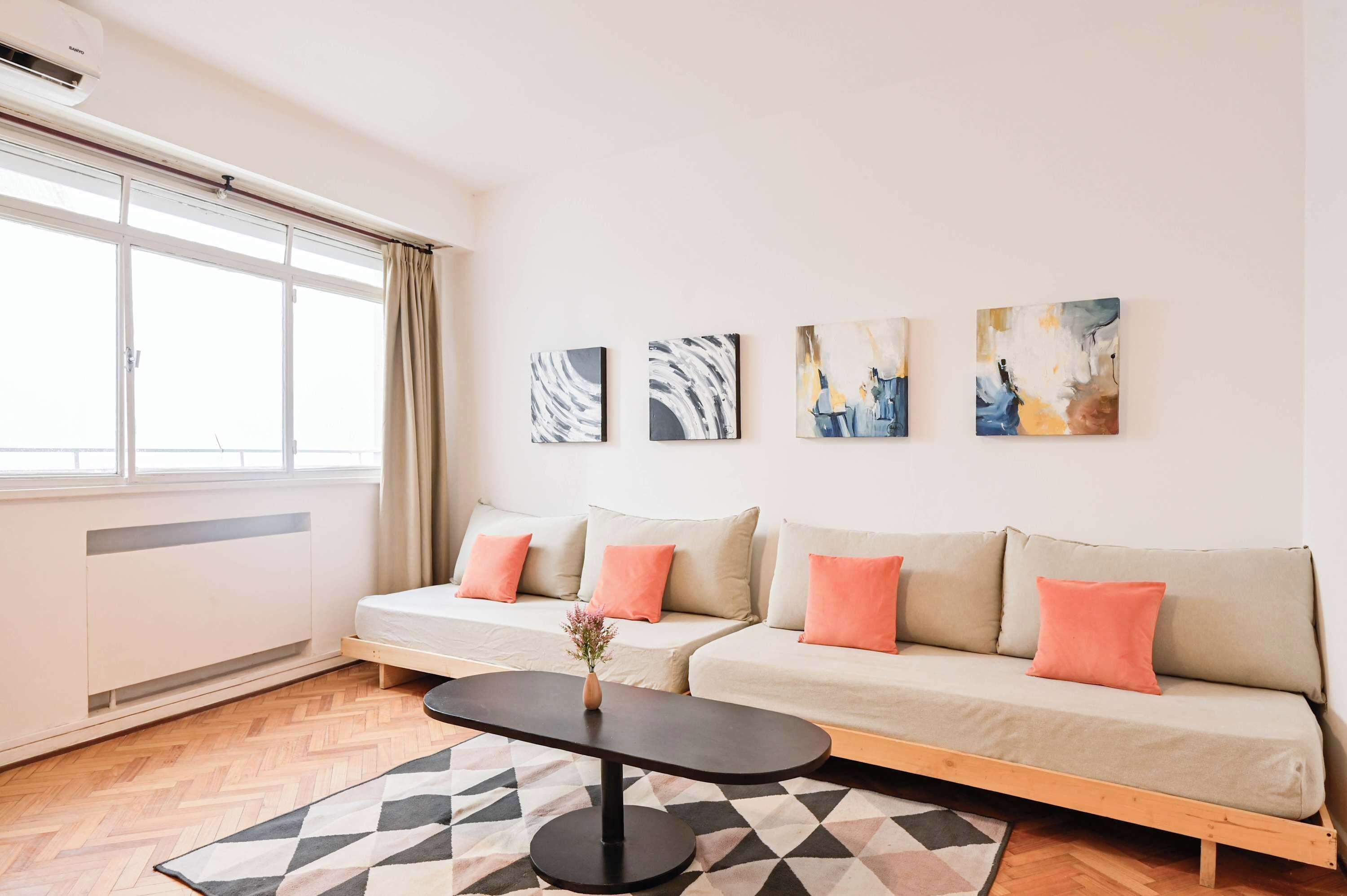 Televisión, oficina