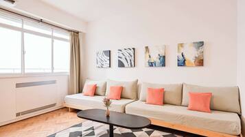 Televisión, oficina