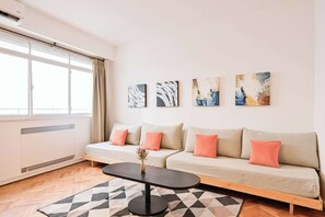 Televisión, oficina