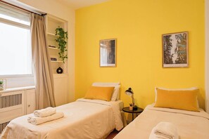 3 habitaciones, tabla de planchar con plancha, wifi y ropa de cama 