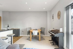Interior - Modern Apartment, Private Parking, Plymouth (Plymouth)
