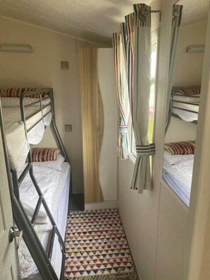 3 Schlafzimmer, individuell dekoriert, individuell eingerichtet