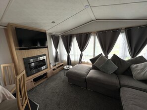 Cottage | Living area - Whitehouse Leisure Park - Holiday Accommodation 21355 (Abergele)