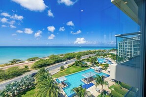 Pool - Oceanfront Corner 3 bedroom 3 Bath Condominium (Noord)