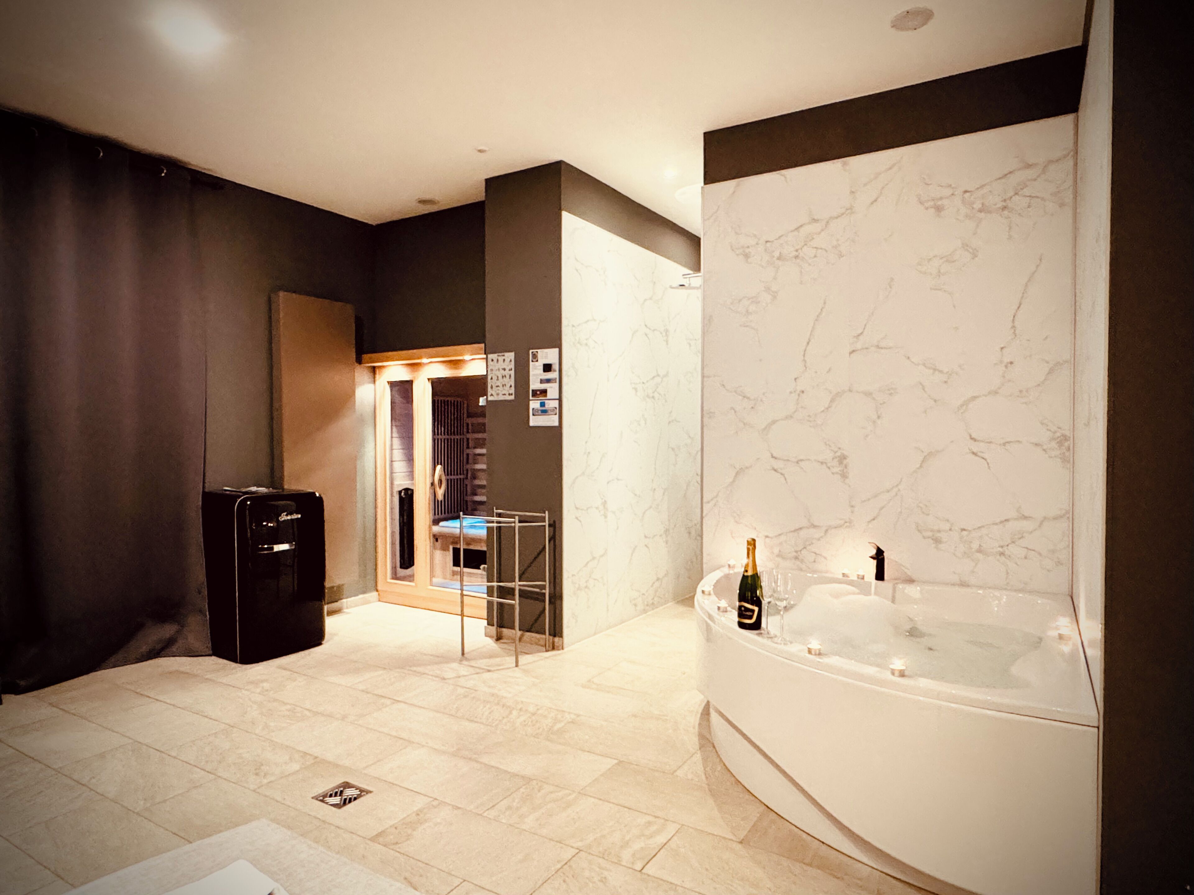 Premium Studio Suite | Bathroom