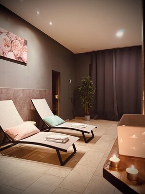 Premium Studio Suite | Free WiFi, bed sheets - The Rose Suites (Bruges)