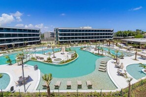 4 outdoor pools, pool umbrellas, pool loungers - Beach Class Solare Slin Muro Alto (Ipojuca)