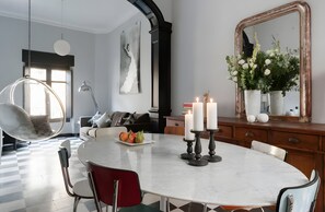 Unclassified image, 2 of 31, button - Apartment 'Sevilla A Los Pies De La Giralda' with Balcony, Wi-Fi and Air Conditioning (Sevilla)