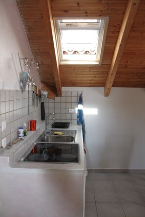 Kühlschrank, Ofen, Herdplatte, Geschirrspüler