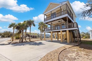 Unclassified image, 4 of 30, button - Driftwood Haven at Rivers Bend - Steinhatchee (Steinhatchee)