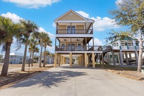 Unclassified image, 3 of 30, button - Driftwood Haven at Rivers Bend - Steinhatchee (Steinhatchee)