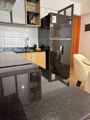 Private kitchen - Style & Comfort at El Polo Surco | 5G Wi-Fi | Near US Embassy (Santiago de Surco)