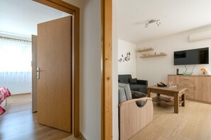 TV - Apartment Bell Amour in Pula (Matulji)