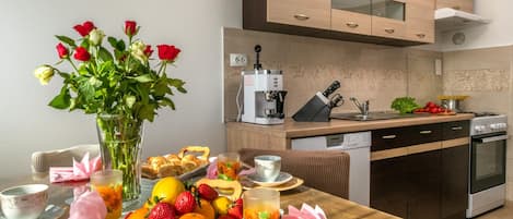 Fridge, microwave, oven, stovetop