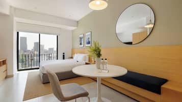 Studio | Laptop workspace, iron/ironing board, free WiFi, bed sheets