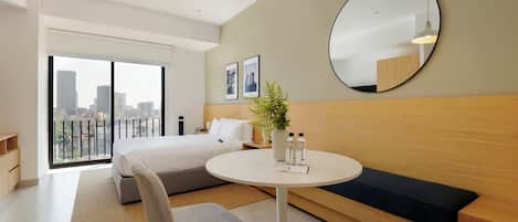 Studio | Laptop workspace, iron/ironing board, free WiFi, bed sheets