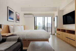 Studio (905) | Laptop workspace, iron/ironing board, free WiFi, bed sheets - Via Insurgentes by Wynwood House (Mexico City)