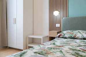Superior-Doppelzimmer, Nichtraucher, Blick auf den Innenhof | Bügeleisen/Bügelbrett, kostenloses WLAN