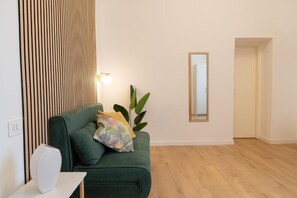 Suite, City View | Interior - Il Giardinetto Guest House (Civitavecchia)