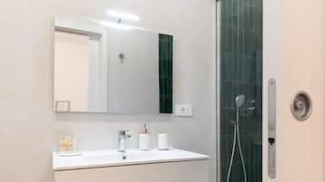 Suite, vistas a la ciudad | Baño