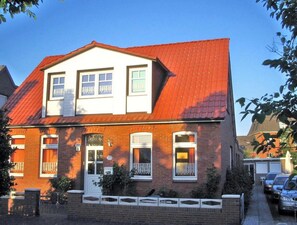 Exterior - Holiday Home 'Südstrand' on Borkum for 2–4 Guests, 2 Bedrooms (Borkum)