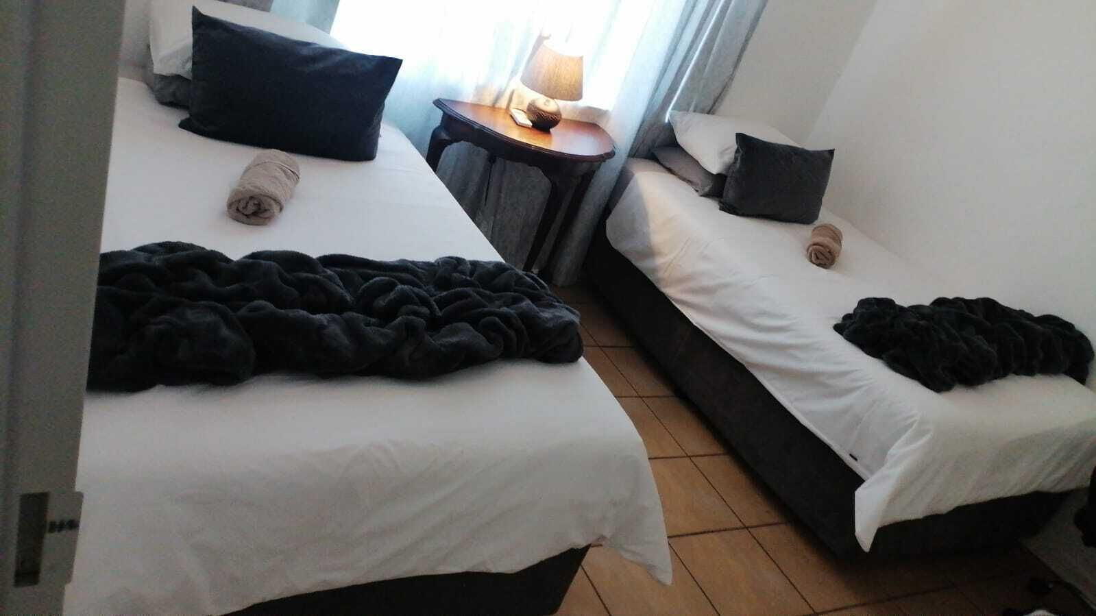 Dúplex familiar, no fumadores, vistas al jardín | Cortinas opacas, tabla de planchar con plancha, wifi gratis