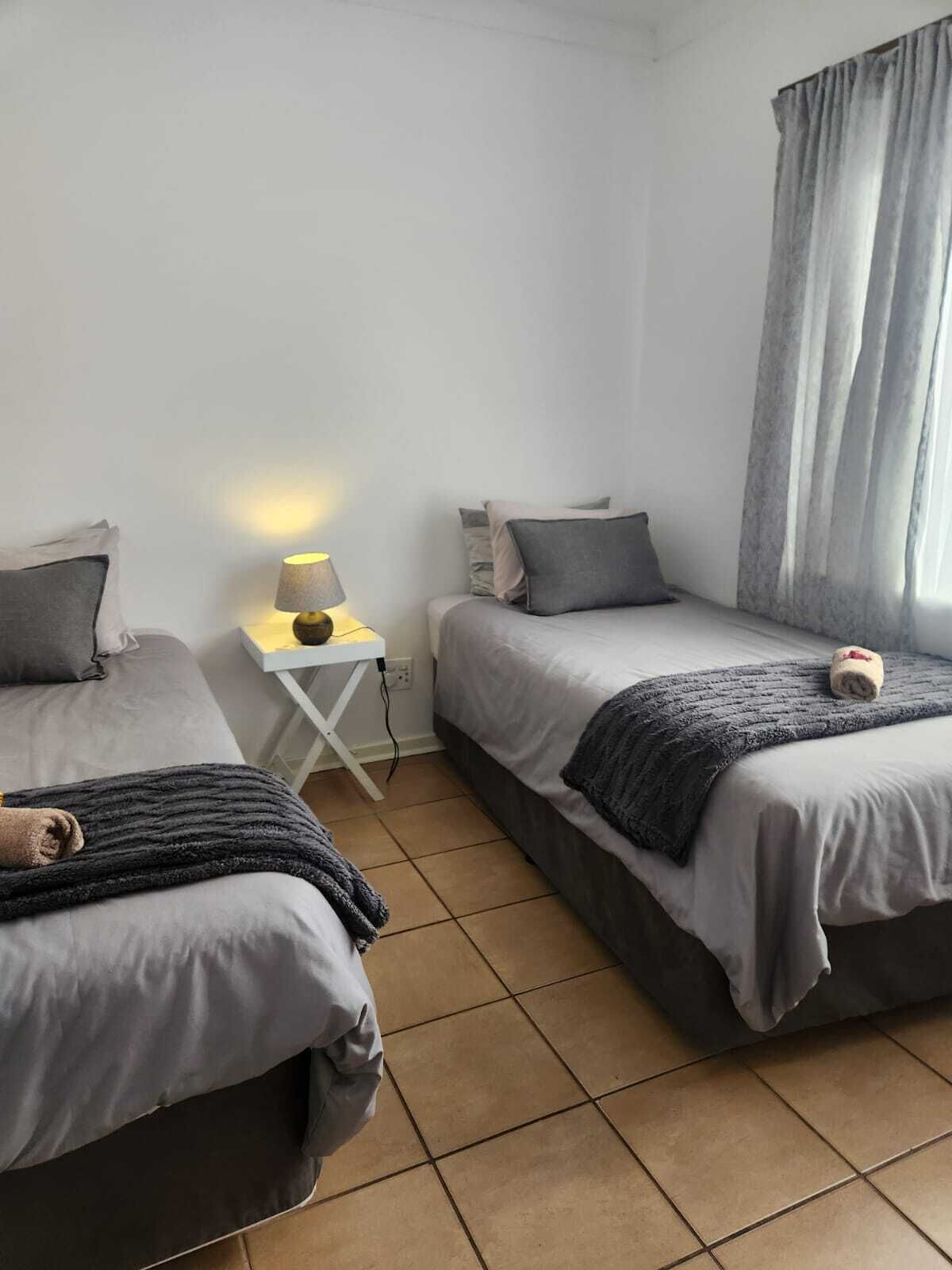 Dúplex familiar, no fumadores, vistas al jardín | Vistas a la calle